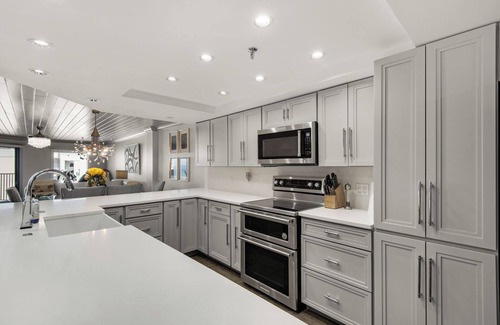 Holiday Isle Condo | Top Floor Inlet Reef GEM! Chic 2/2 sleeps 4!