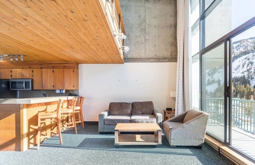 Salt Lake Mountain Resorts Condo | Top-Floor Loft at Snowbird with Panoramic Views