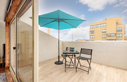 Espinho Apartment | Top Floor Retreat in Espinho