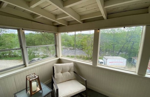 Kingfield Apartment | Top Floor River View Apartment