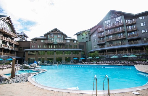 Stowe Area Apartment | Top Floor Studio, North Wing, Lodge @ Spruce Peak