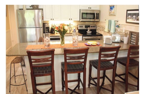Sanibel Condo | Top Floor Tenniplace Condo - Pool View Paradise on Sanibel Island