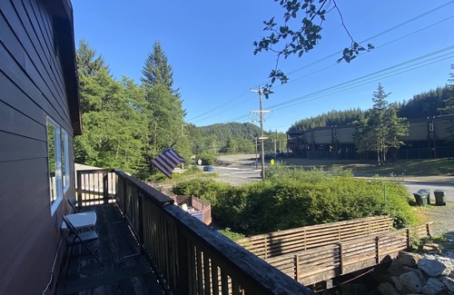 Ketchikan House | Top floor unit conveniently located in downtown Ketchikan! [Ask for Rental Car]