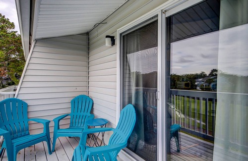 Ocean Ridge Condo | Top-floor villa with fairway views - central AC, private W/D, WiFi - Dogs OK