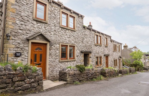 Settle Cottage | TOP HOUSE, pet friendly, character holiday cottage in Settle