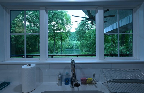 Flippin House | Top Location! 3D & Video Tour. Riverside 4/3 w/the best water access & privacy!