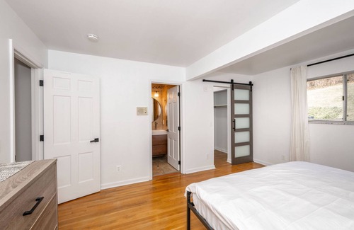 Roselawn Finance House | Top Notch City Escape – A Fusion of Rest and Fun, Just Minutes to Downtown!