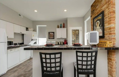 Soulard Apartment | Top of Geyer apartment