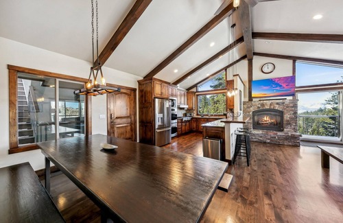 Tahoe Village House | Top of Kingsbury View Home 7BR,4BA,Spa, 5 To Ski