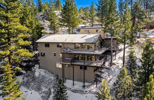 Tahoe Village House | Top of Kingsbury View Home 7BR,4BA,Spa, 5 To Ski