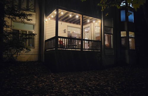 Nellysford Condo | Top of Mountain 2 BR Condo, Short Walk to scenic overlooks of the Mtns. in Fall