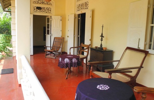Weligama House | "Top of the Hill" colonial style villa with tropical garden and restaurant