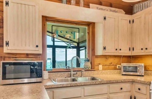 Purlear Cabin | Top of the Lump Cabin with Spectacular Views