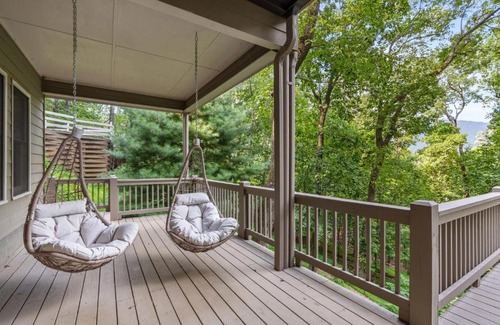 Big Canoe House | Top of the Trees Oasis
