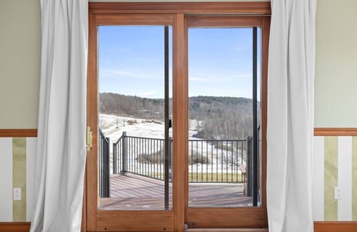 Wellsboro House | Top of the World Wellsboro -Spacious Home w/Pickleball, HOT TUB, Pond, A+ View!