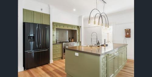 Mount Martha House | Top of town