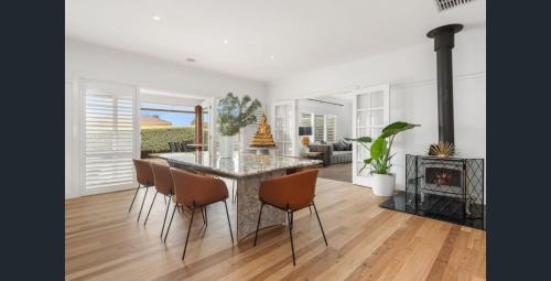 Mount Martha House | Top of town