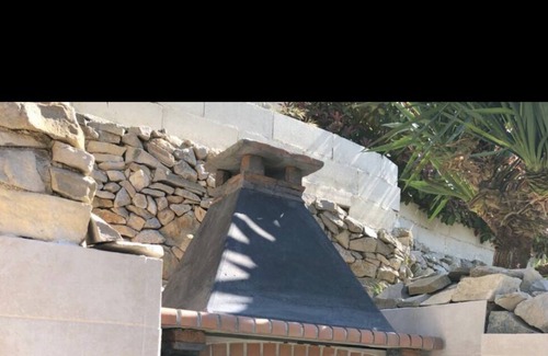 Cuges-les-Pins House | Top of Villa swimming pool, Jacuzzi, BBQ Beaches at 15Km