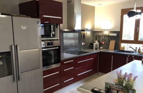 Cuges-les-Pins Villa | Top of Villa swimming pool, Jaccuzzi, BBQ 15Km from the beaches of Cassis La Ciotat