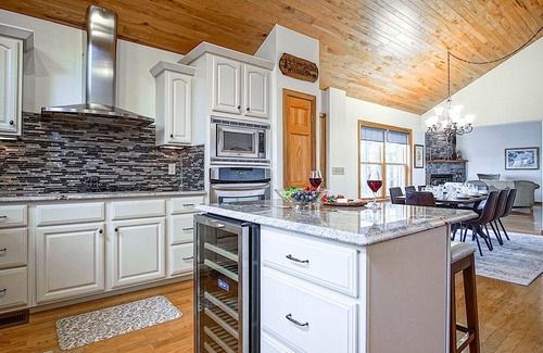 Snowshoe House | Top property on Snowshoe Mountain North Westridge 32 is as magnificent as its western views!