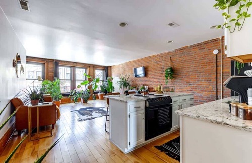 Italian Village Apartment | Top Rated - PRIME Location - CLEAN - Free Parking