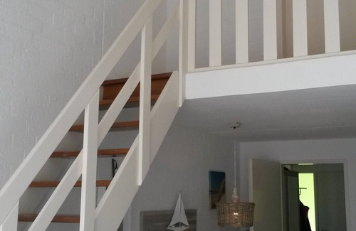 Bruinisse House | TOP renovated holiday home by the sea/WiFi free