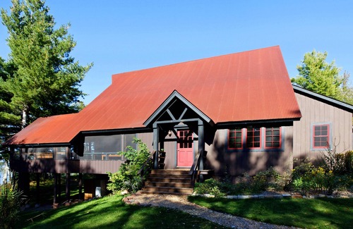 La Pointe Cottage | Top rental -MN Monthly Magazine. Sleeps 16. nCome make unforgettable memories. n