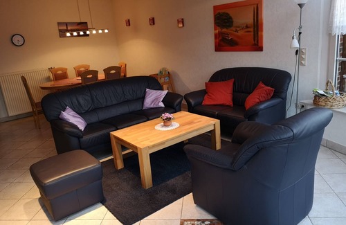 Westerbur House | Top vacation home, 6 p., 3 bedrooms, WLAN, fireplace, bath, winter garden, terrace, dog