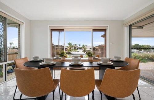 Banksia Beach House | Topsail Tides Absolute Canal Waterfront Banksia Beach
