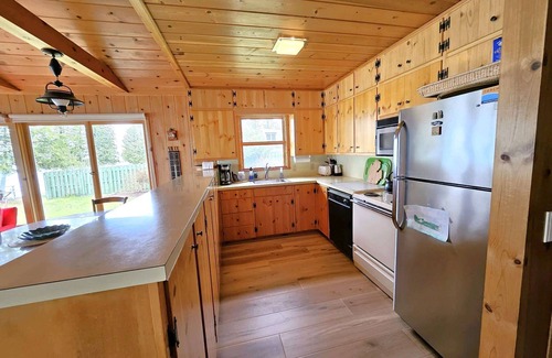 Bellaire House | TORCH LAKE CLASSIC COTTAGE