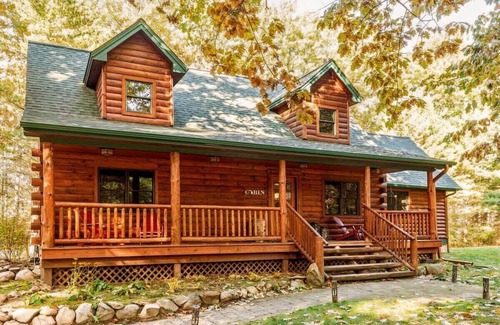 Clam River Cabin | Torch Lake|Fall Colors, Cozy Firepit, Golf, Wine