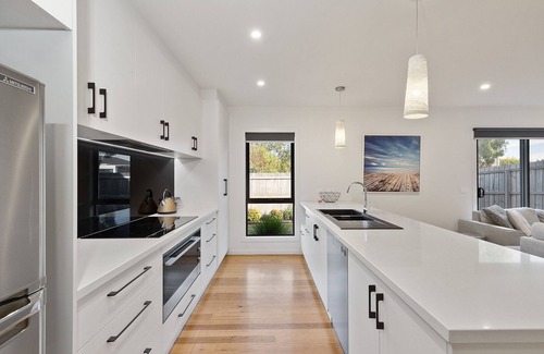 Torquay House | TORQUAY Beach + Table Tennis