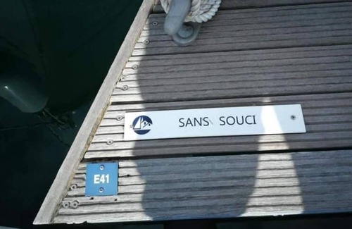 Torquay City Centre Cabin | Torquay - Boat - Sleeps 2 - Seaside