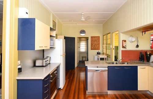 Torquay House | Torquay Treasure Located in beautiful Hervey Bay less than 100m walk to the beach
