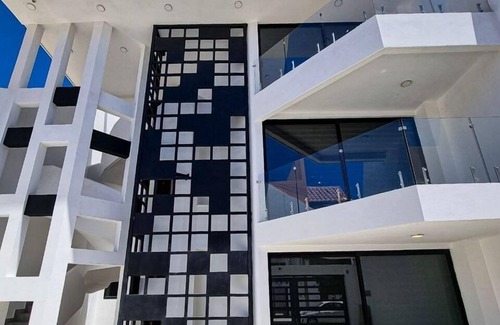 Federico Velarde Resort | Torre Calamar a pasos de la Playa