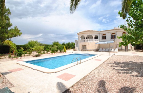 Torrevieja Villa | Torrevieja, air-conditioned ind. villa, 4 bedrooms, 1000 m2 plot, large private pool