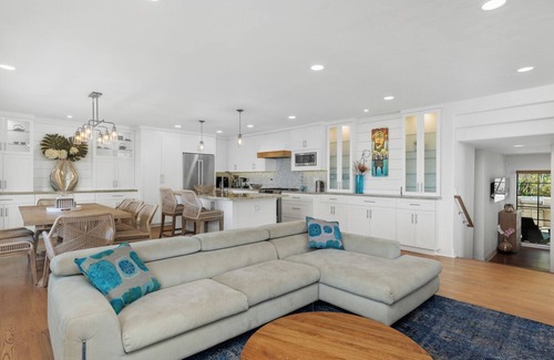 Del Mar Heights Condo | Torrey View Hideaway - AC, Dogs, Ocean Views, Gorgeous!