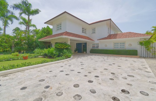 Punta Cana Villa | Tortuga B10 - Cozy villa in beach resort with staff and view of golf course