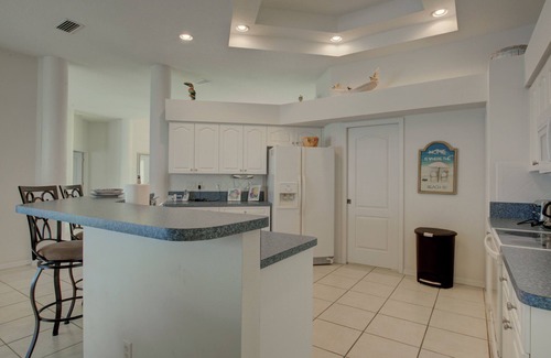 Englewood East Villa | Total Retreat-4 Bed Rooms, 3 bathrooms, Awesome Lake View, near Beaches/Shopping