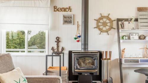 Coupeville House | Totally Beachin Getaway by AvantStay Waterfront