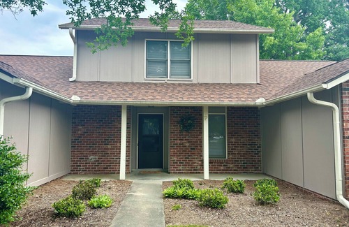 Greenville House | Totally Renovated Greenville Townhome - Pirate Fans & Monthly Renters Welcome!