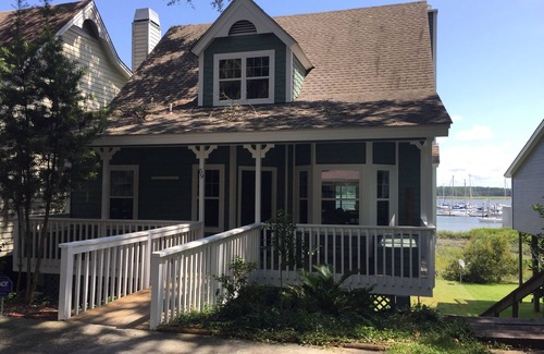 Port Royal Landing House | Totally Renovated Waterfront Cottage, Snowbird's Paradise, Boater's Dream