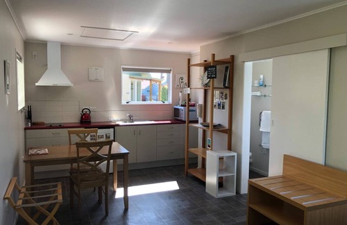 Twizel House | Totara Cottage - Free WifinAvailable 27 Dec 25 - 02 Jan 26 -min stay 5 nights