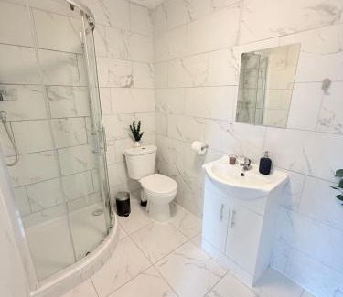 Northumberland Park House | Tottenham En Suites Guest Rooms