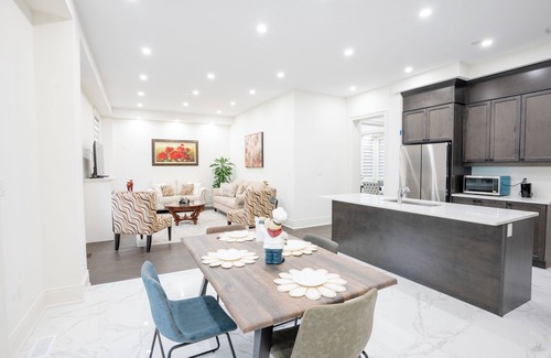 Adjala-Tosorontio House | Tottenham Luxury Escape | New 4BR, 3.5WR Retreat