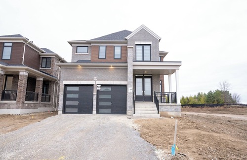 Adjala-Tosorontio House | Tottenham Luxury Escape | New 4BR, 3.5WR Retreat