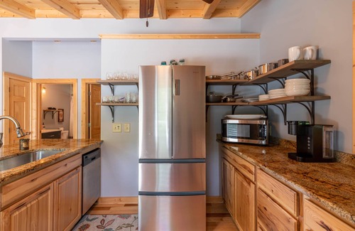 West Jefferson House | Touch of Grey - Riverfront home, pet friendly, near Boone and West Jefferson