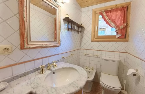 Les Houches Apartment | Tour du Mont Blanc Appt - Les Houches Town Center - Sleeps 4