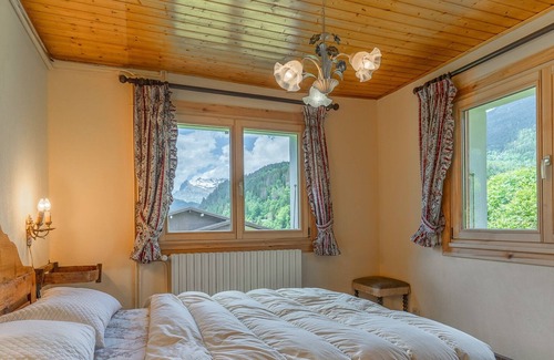 Les Houches Apartment | Tour du Mont Blanc Appt - Les Houches Town Center - Sleeps 4