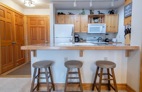 Driggs Condo | Tour National Parks! Hot Tubs & Gym! End Unit! Jackson Hole & Teton Valley, ID!